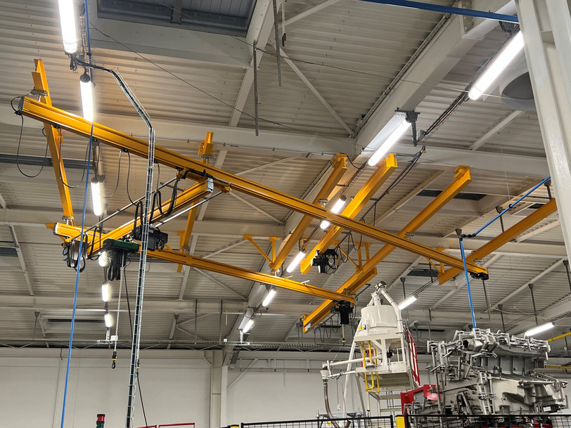 Manelec fully equips several buildings for an agricultural equipment manufacturer with a complete set of lifting and handling elements